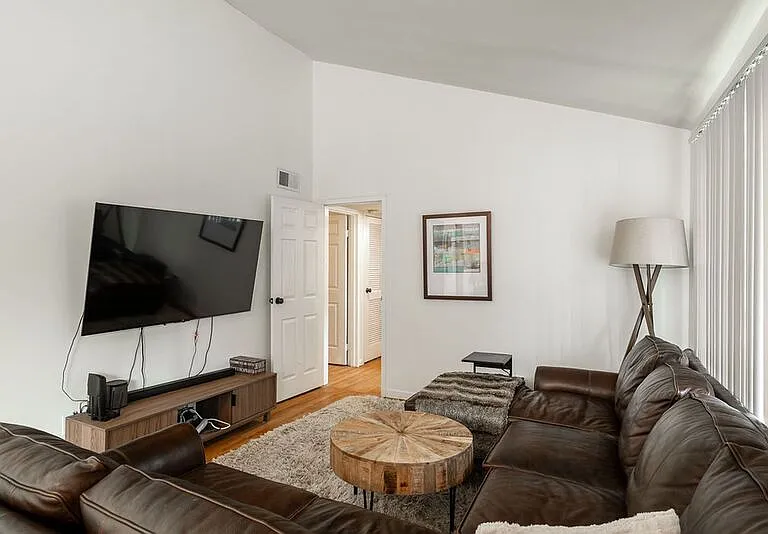 250 Little St #C310 — Photo 13