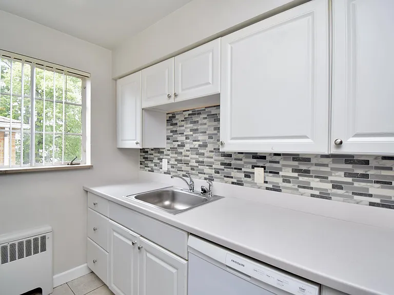 6142 Dryden Ave #4 — Photo 9