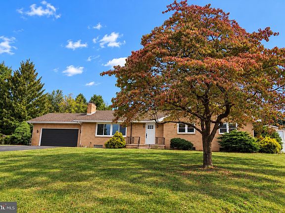 2nd image of 325 Donna Ln