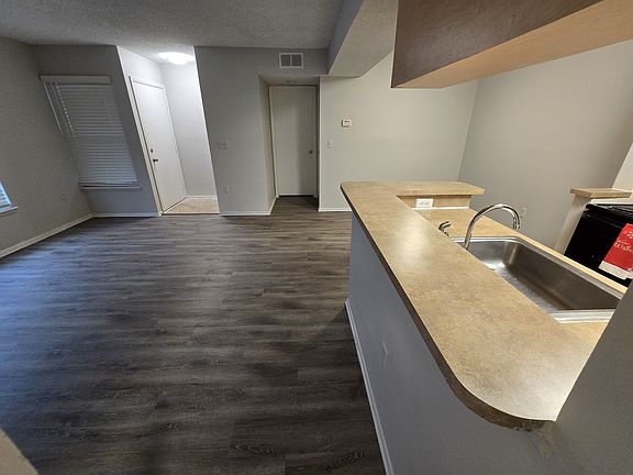5th image of 5055 Westwinds Dr
