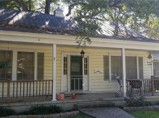 406 Bishop St, Smithville, TX 78957