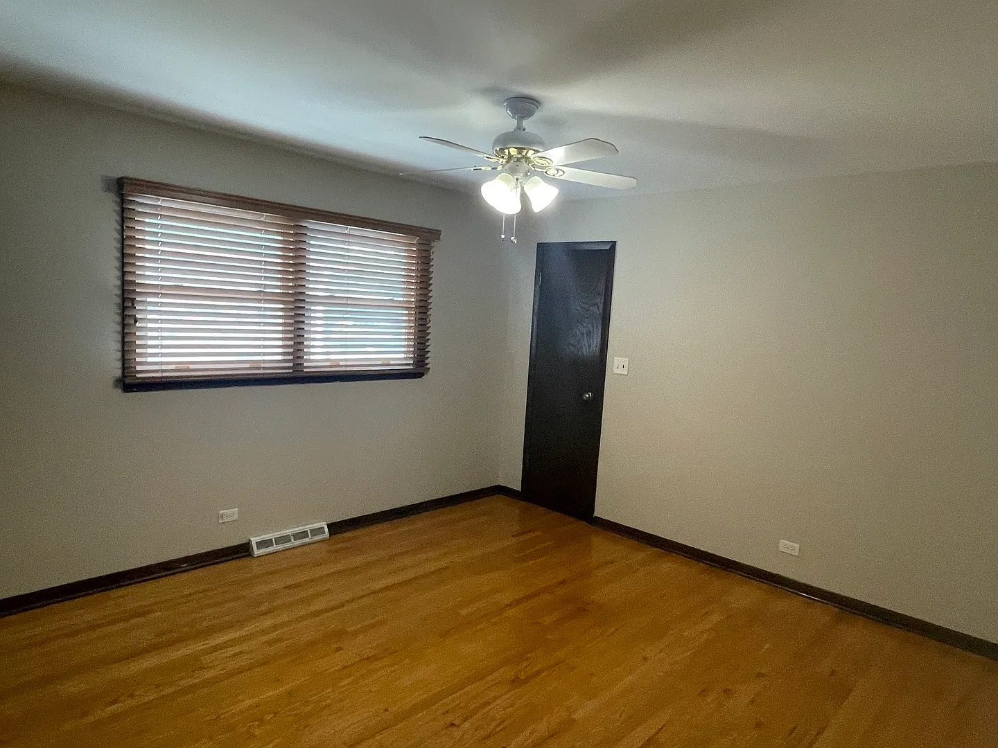 3 bed, 2.5 bath, 1298 sqft, $3,500 — Photo 4