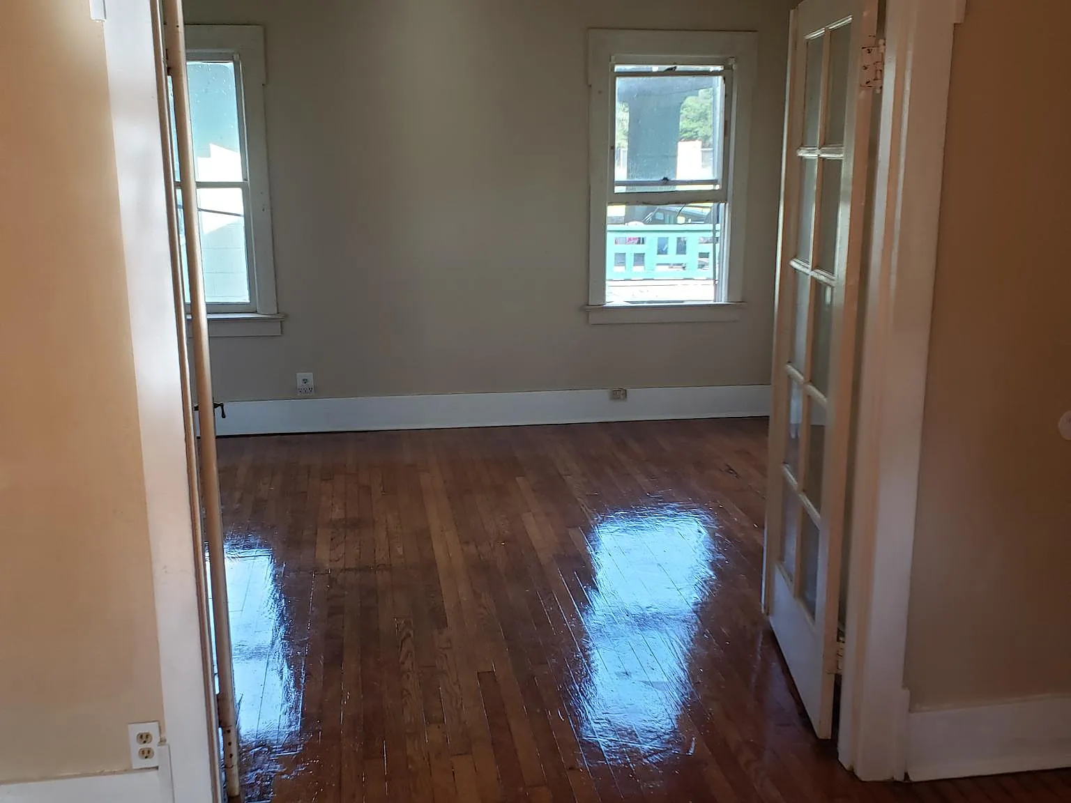 2 bed, 1300 sqft, $1,000 — Photo 4
