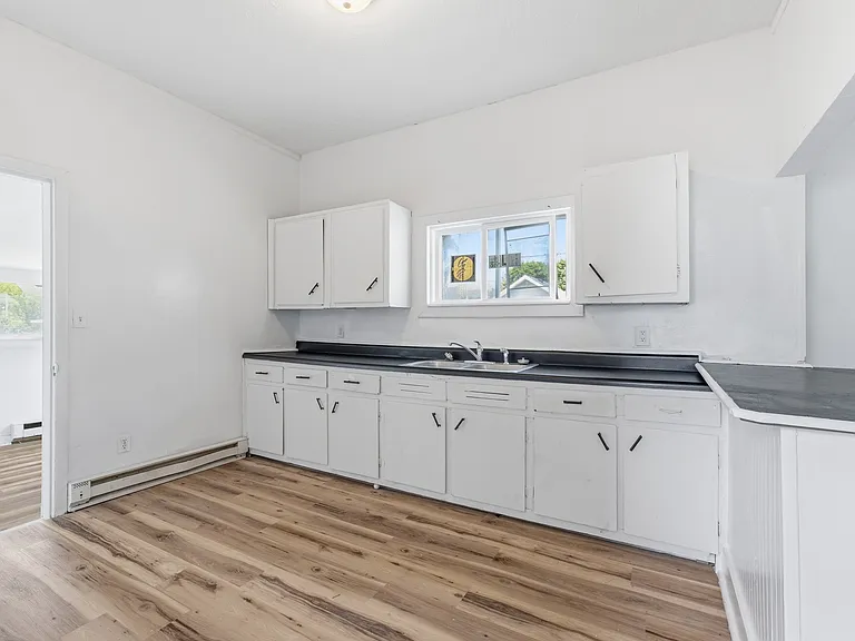 1010 W 2nd St #2 — Photo 6