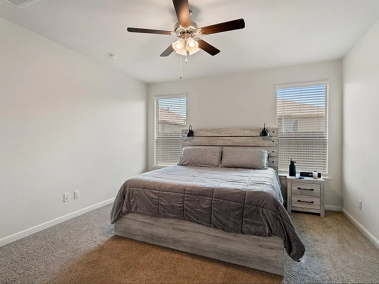 9124 Golden Hollow Ln — Photo 13