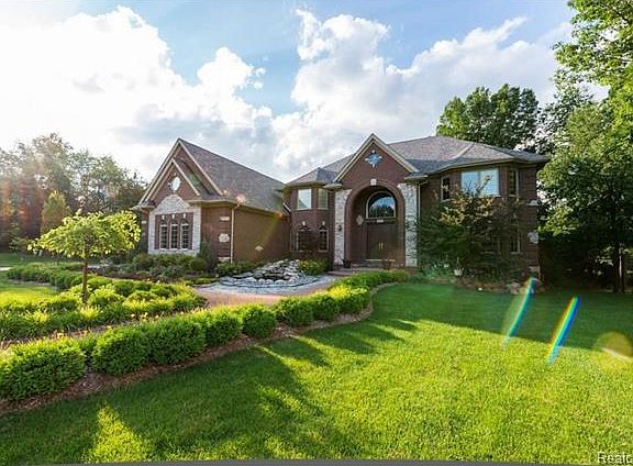 2nd image of 972 Hill Hollow Ct
