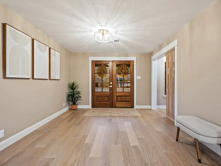 2214 Rex Cruse Dr — Photo 4