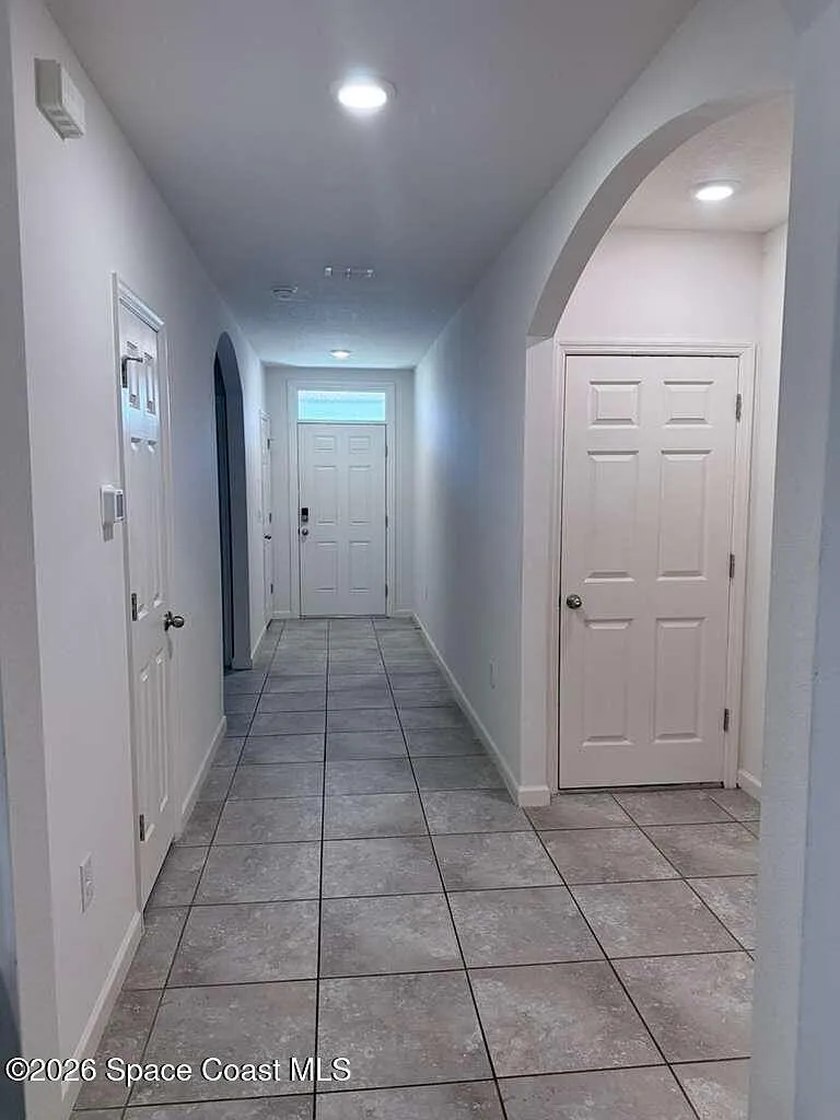 4 bed, 2.0 bath, 1918 sqft, $2,200 — Photo 3