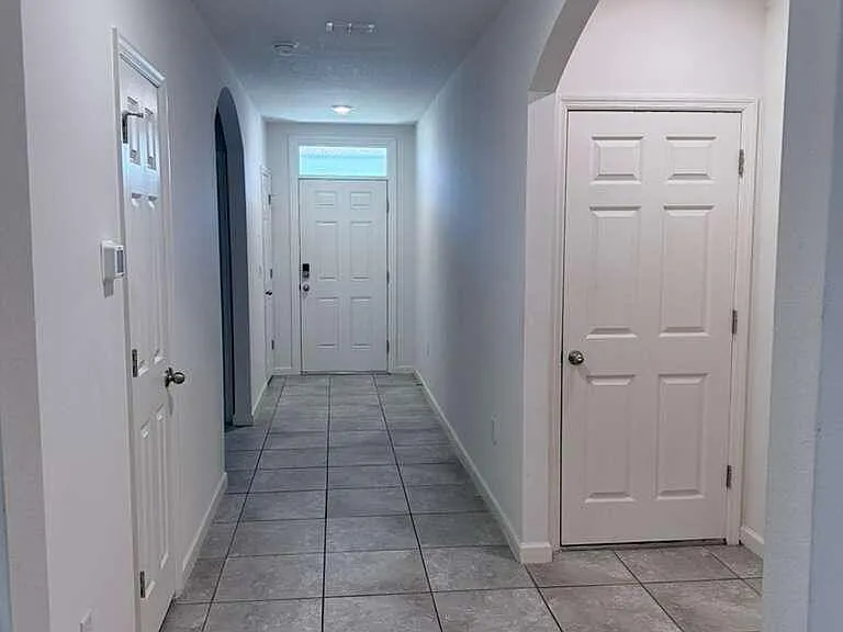 609 Concha St NW — Photo 3