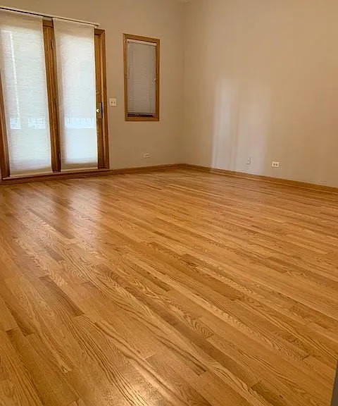 Large family room connected to the kitchen