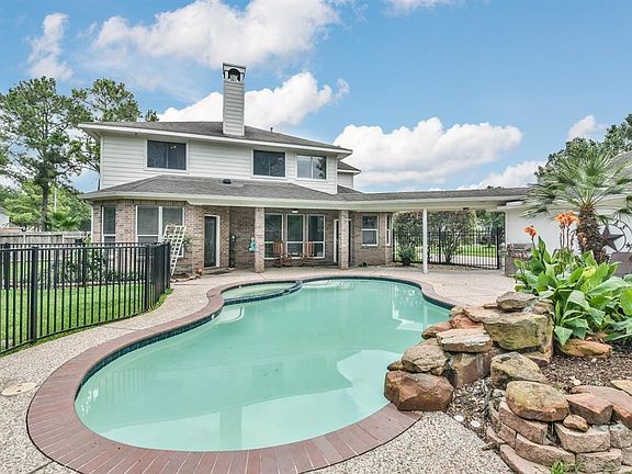3rd image of 15911 Township Glen Ln