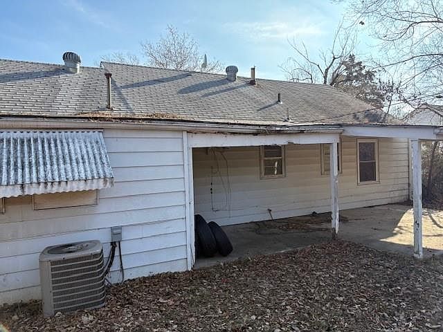 2nd image of 7924 Park Ave