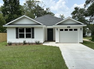 550 Walnut Ave E, Crestview, FL 32539