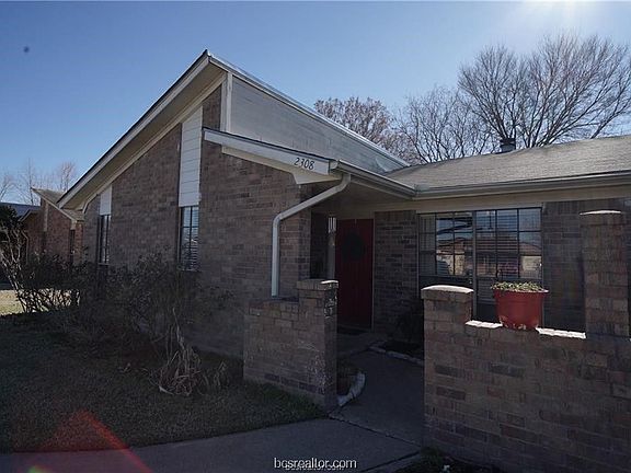 2nd image of 2308 W Creek Ln