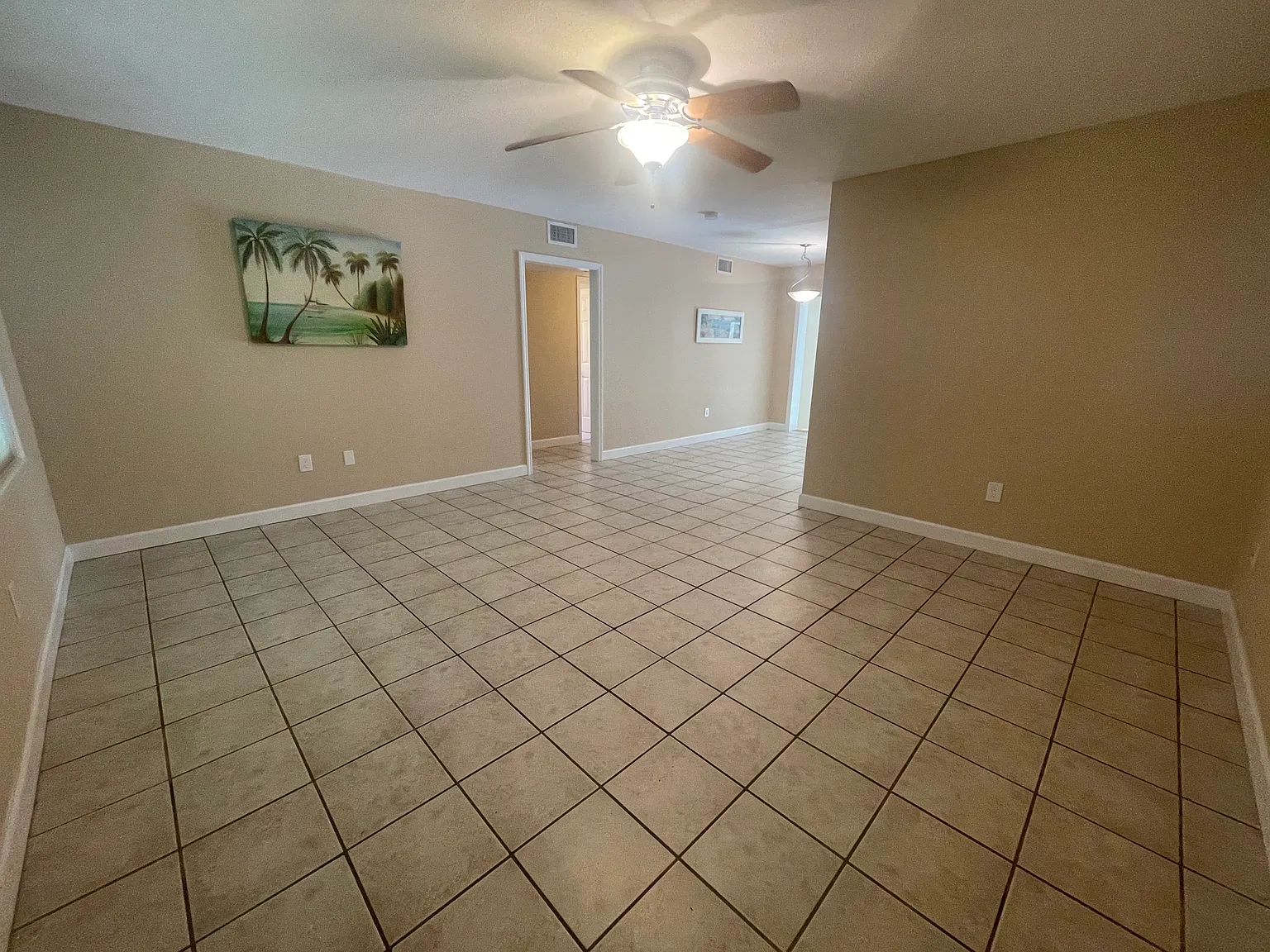 3 bed, 1.5 bath, 1297 sqft, $1,999 — Photo 2