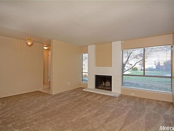 2nd image of 2282 Sierra Blvd APT D