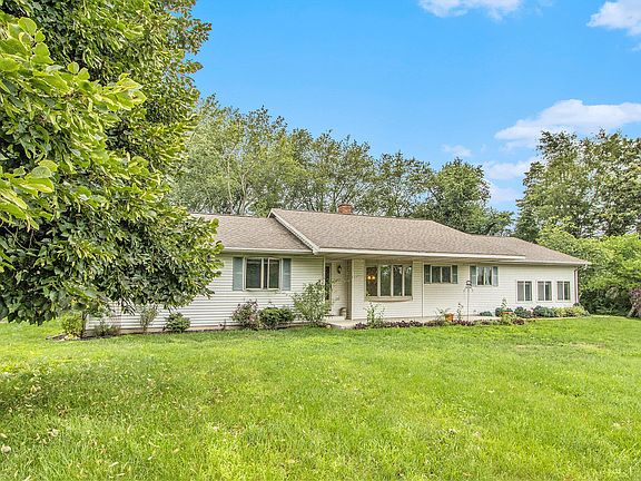 3rd image of 27238 Baker Dr
