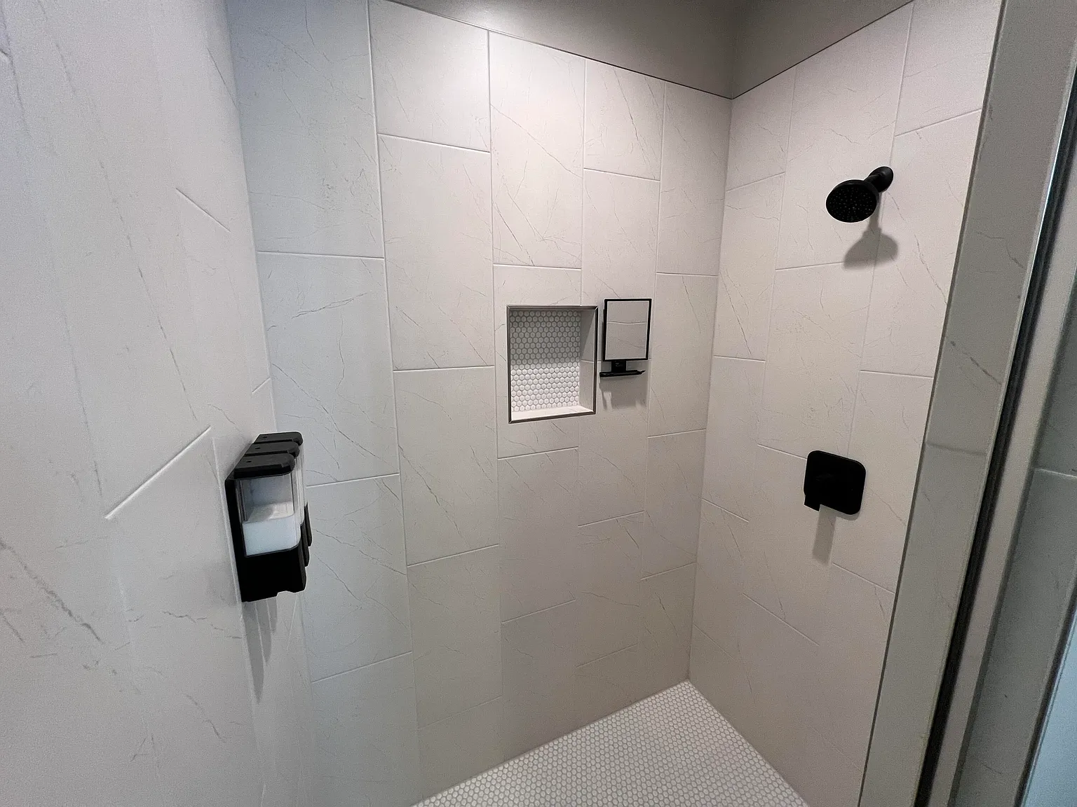 Studio, 305 sqft, $995 — Photo 4