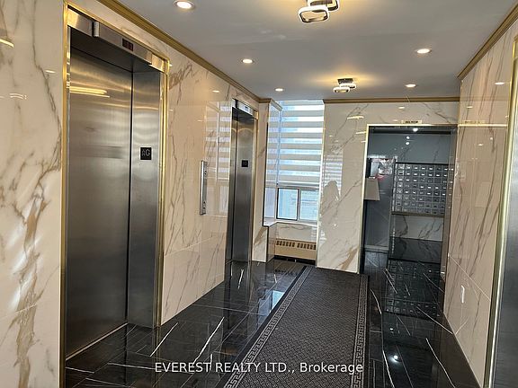 4th image of 10 Sunny Glenway #1406
