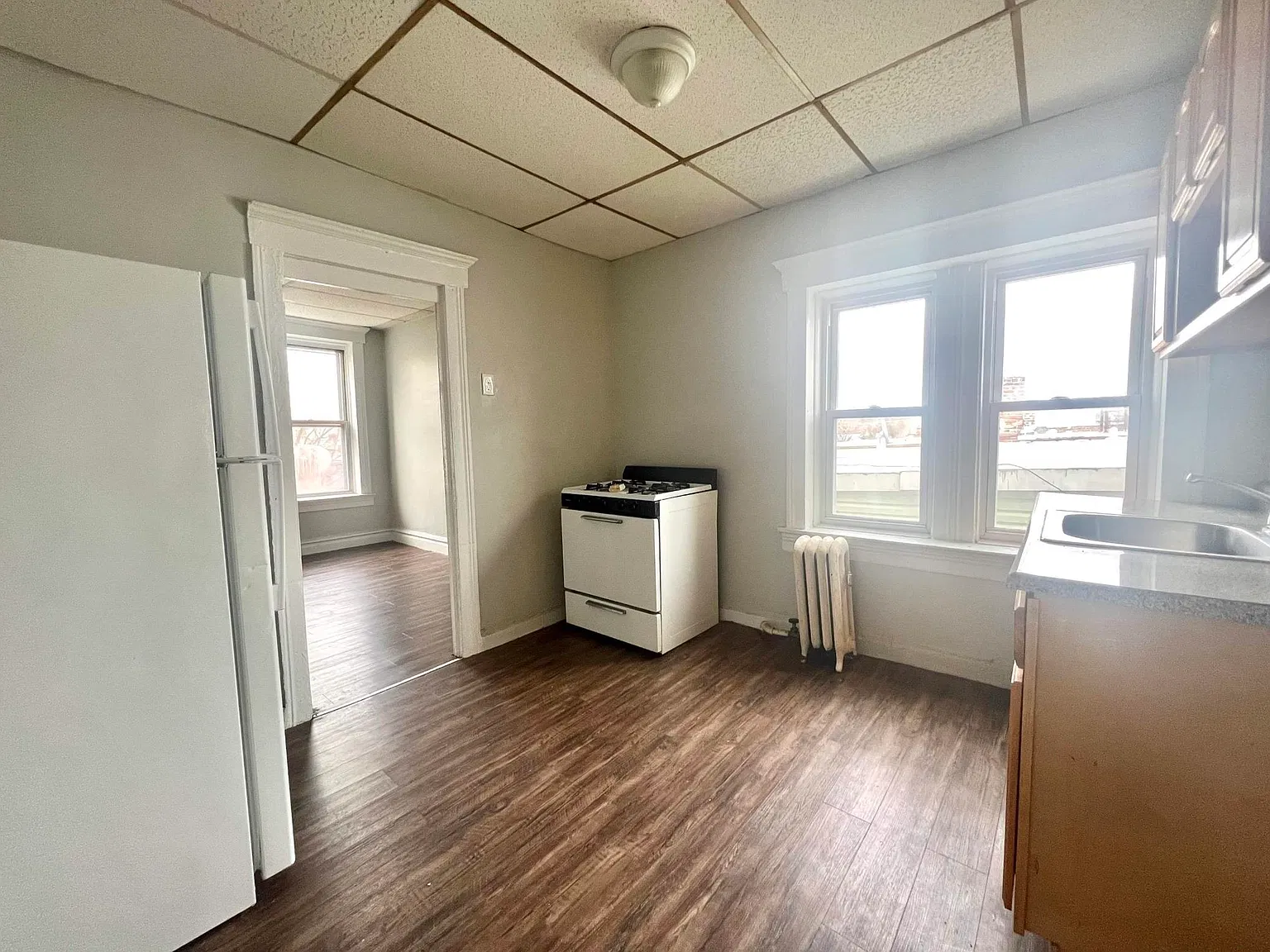3 bed, 1.0 bath, $1,950 — Photo 4