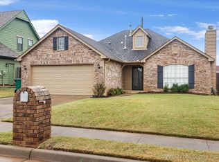 5420 S Redbud Pl W, Sand Springs, OK 74063
