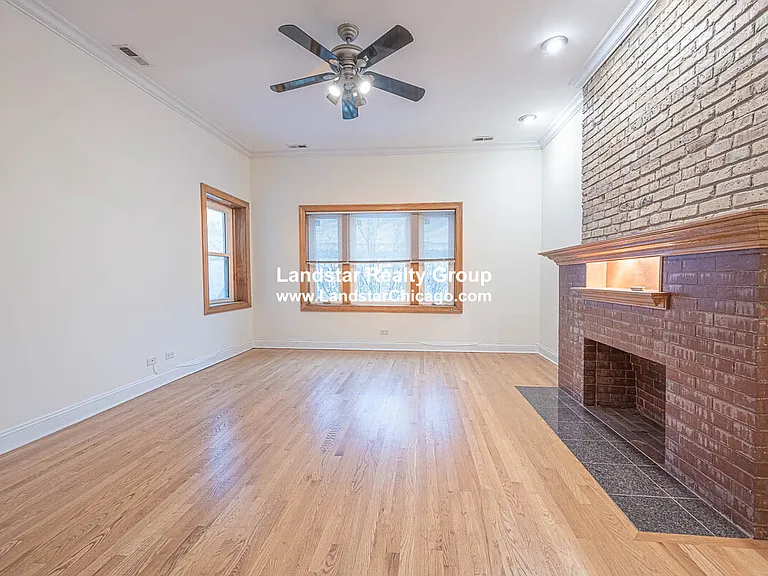 754 W Bittersweet Pl #3 — Photo 2
