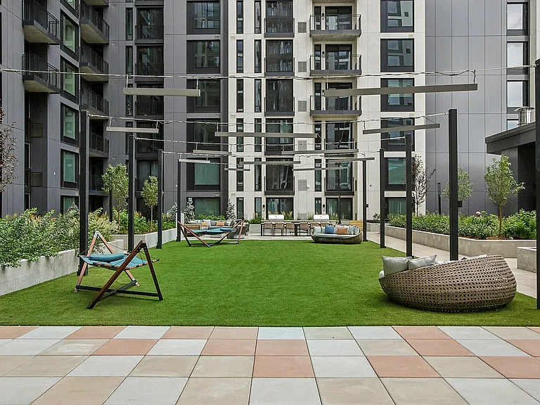 Breathe easy. This open-air retreat is made for unwinding.