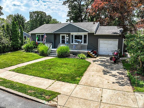 2nd image of 216 Ridgewood Dr