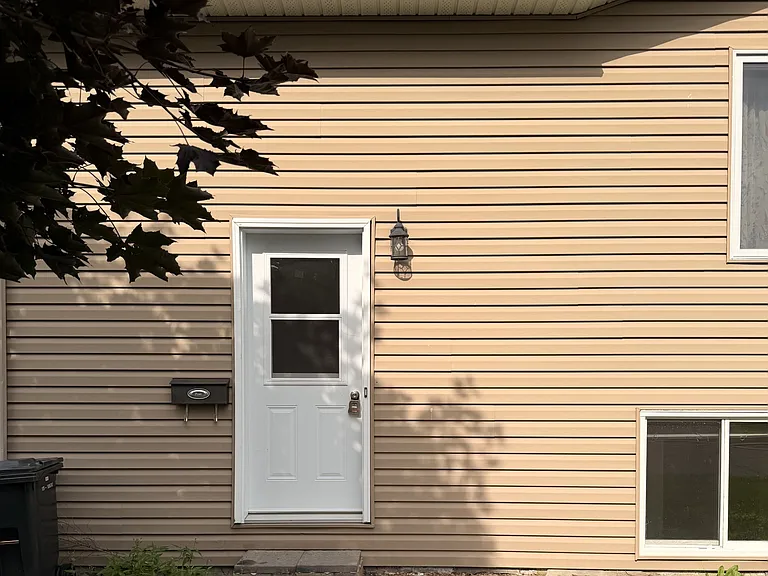 239 Stiver St #B — Photo 2