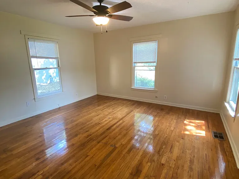 828 Burleson St #B — Photo 7