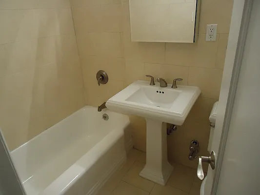 Rented by Stonehenge NYC LLC | media 27