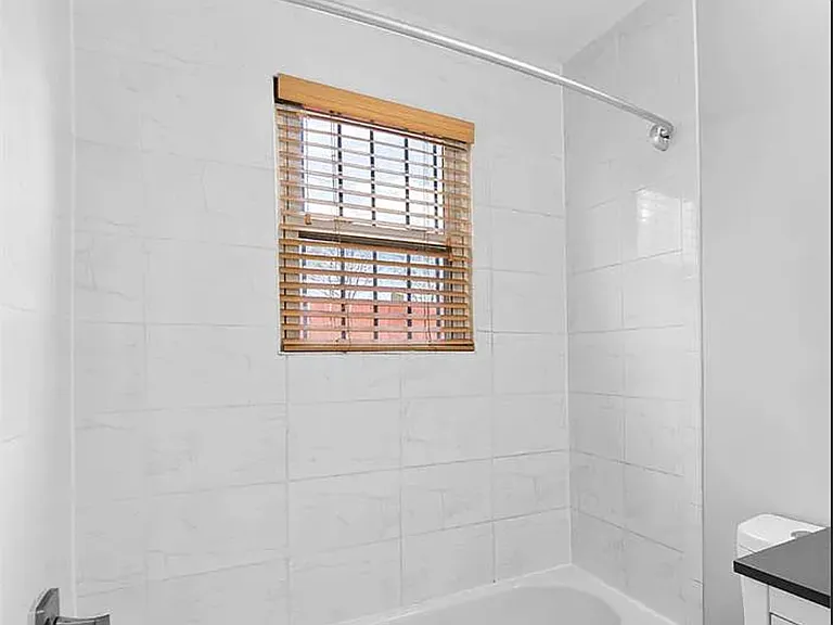 443 20th St NE — Photo 8