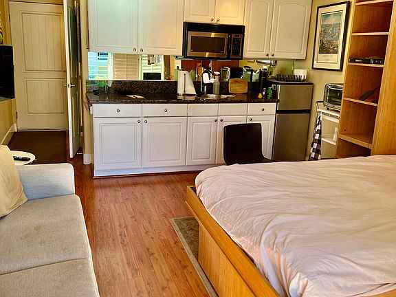 3rd image of 1021 Scott St APT 237