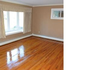 2565 Woods Edge Rd, Bath, PA 18014