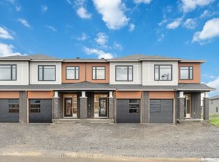 744 Maverick Cres, Ottawa, ON K2S 2X1