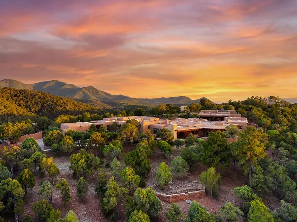 1236 N Summit Dr, Santa Fe, NM 87501