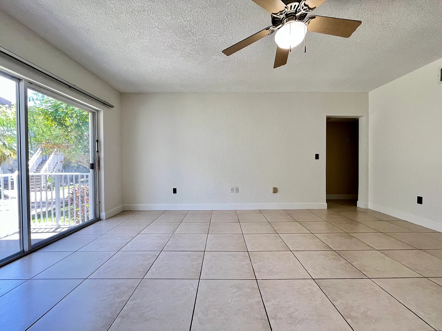 2 bed, 1052 sqft, $2,875 — Photo 2