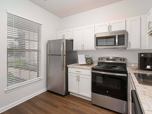 4th image of 35700 Moravian Dr #37