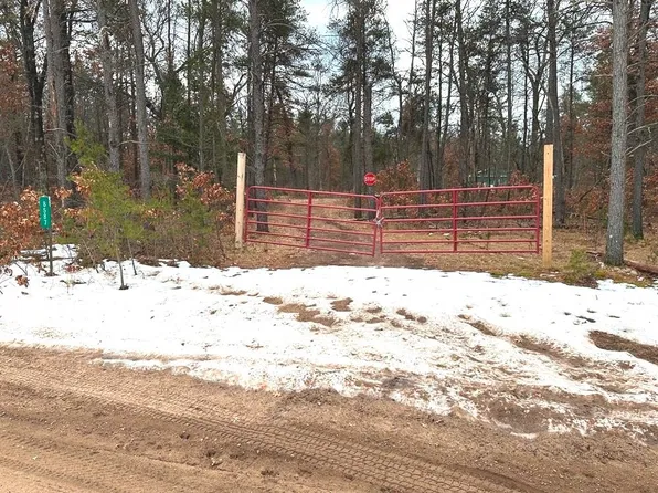 8587 Fir Trl, Harrison, MI 48625