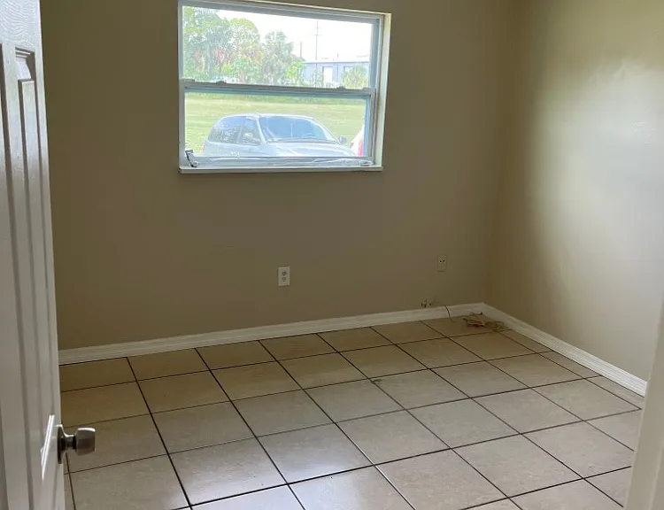 5926 Sun Glo Ave — Photo 1