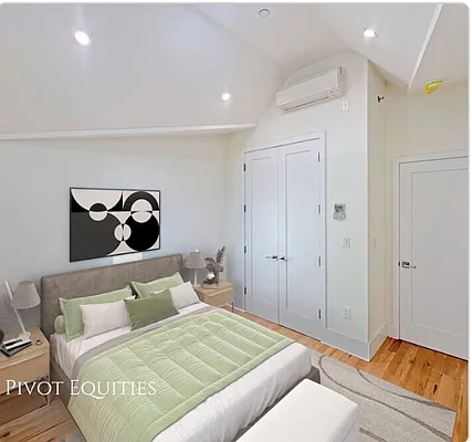 Bedroom, photo 2