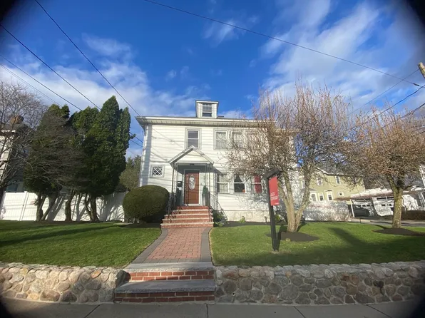 487 Lagrange St, West Roxbury, MA 02132