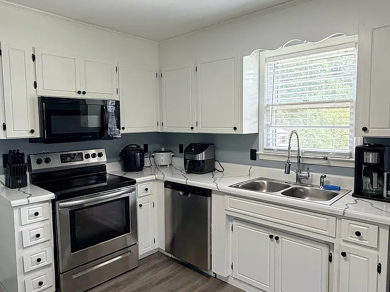 111 Hunter Dr — Photo 7