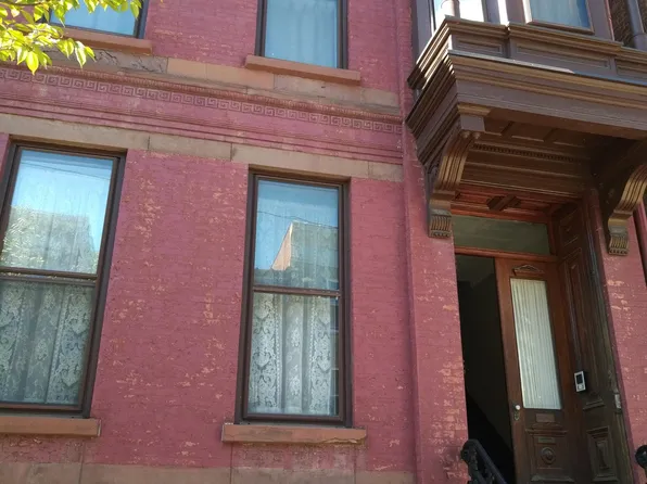 153 3rd St 2nd-fl 2, Troy, NY 12180