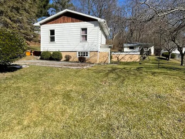 52 Clover Hill Rd, Mineral Springs, PA 16855