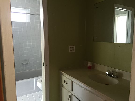5th image of 1737 N Fletcher Ave