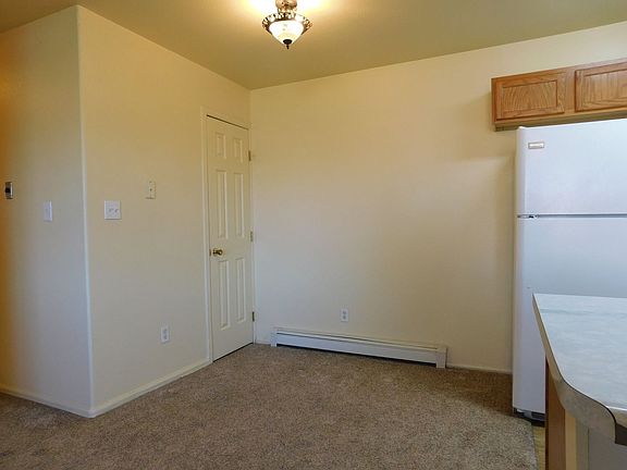 5th image of 393 Sunnyside Ct Unit E