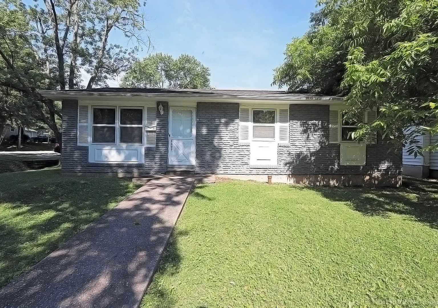 House Close To Campus — Photo 2
