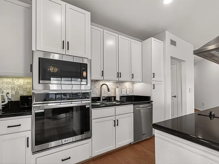 505 Jackson Hill St #404 — Photo 6