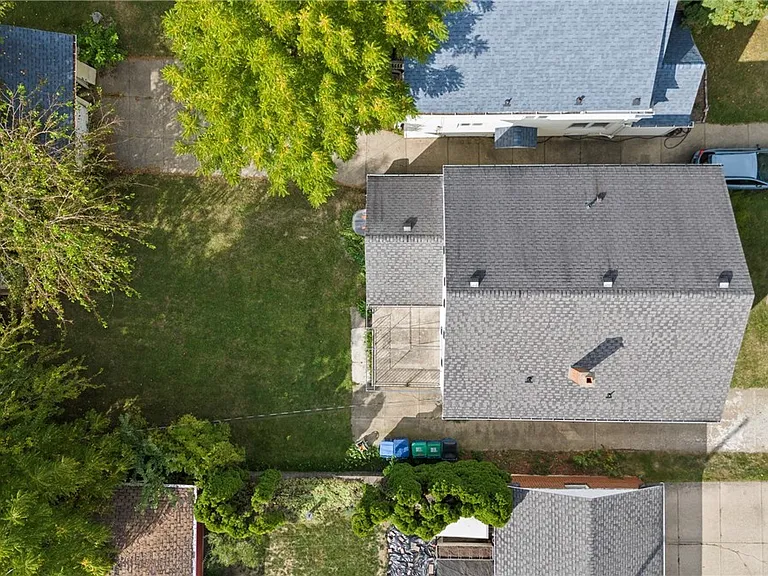 80 Capen Blvd — Photo 34